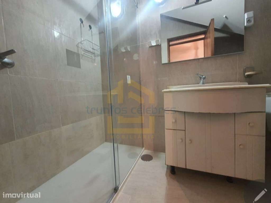 Moradia Bi-Familiar V7 nas Caxinas apenas 500 metros da praia e jun...-6