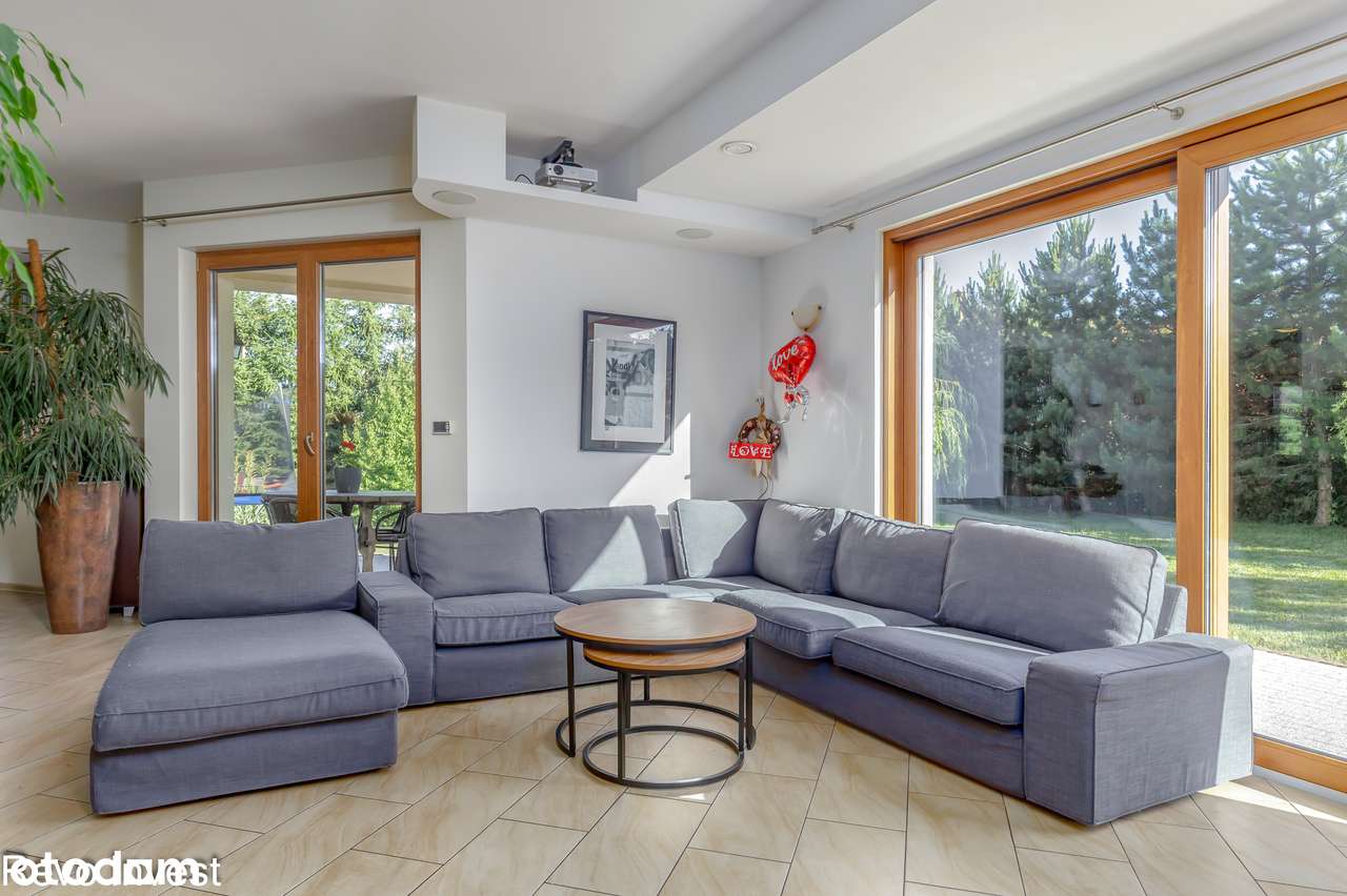 Duży nowoczesny piękny dom-2