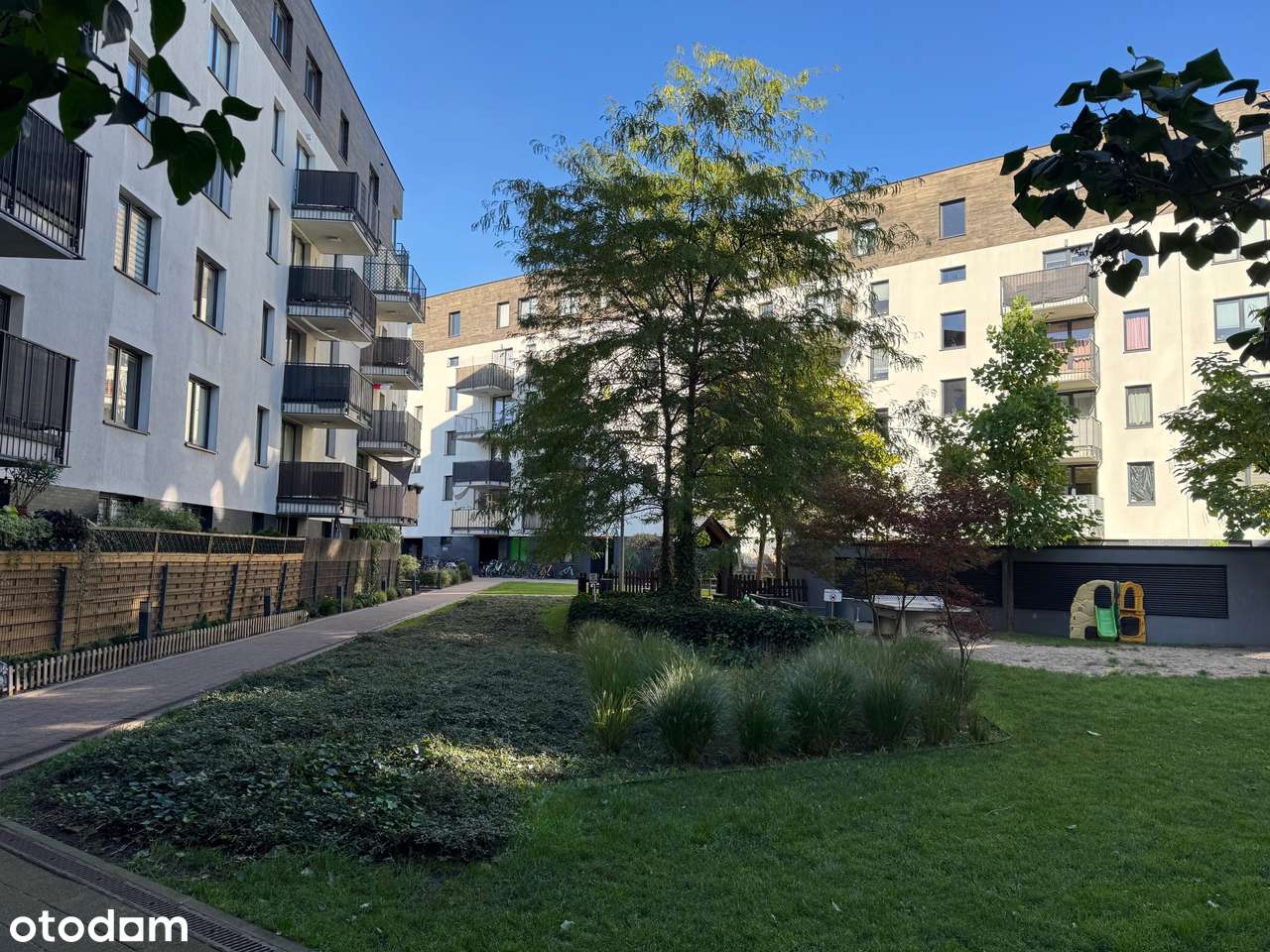 Bemowo 3 pokojowe z garażem i ogródkiem-1