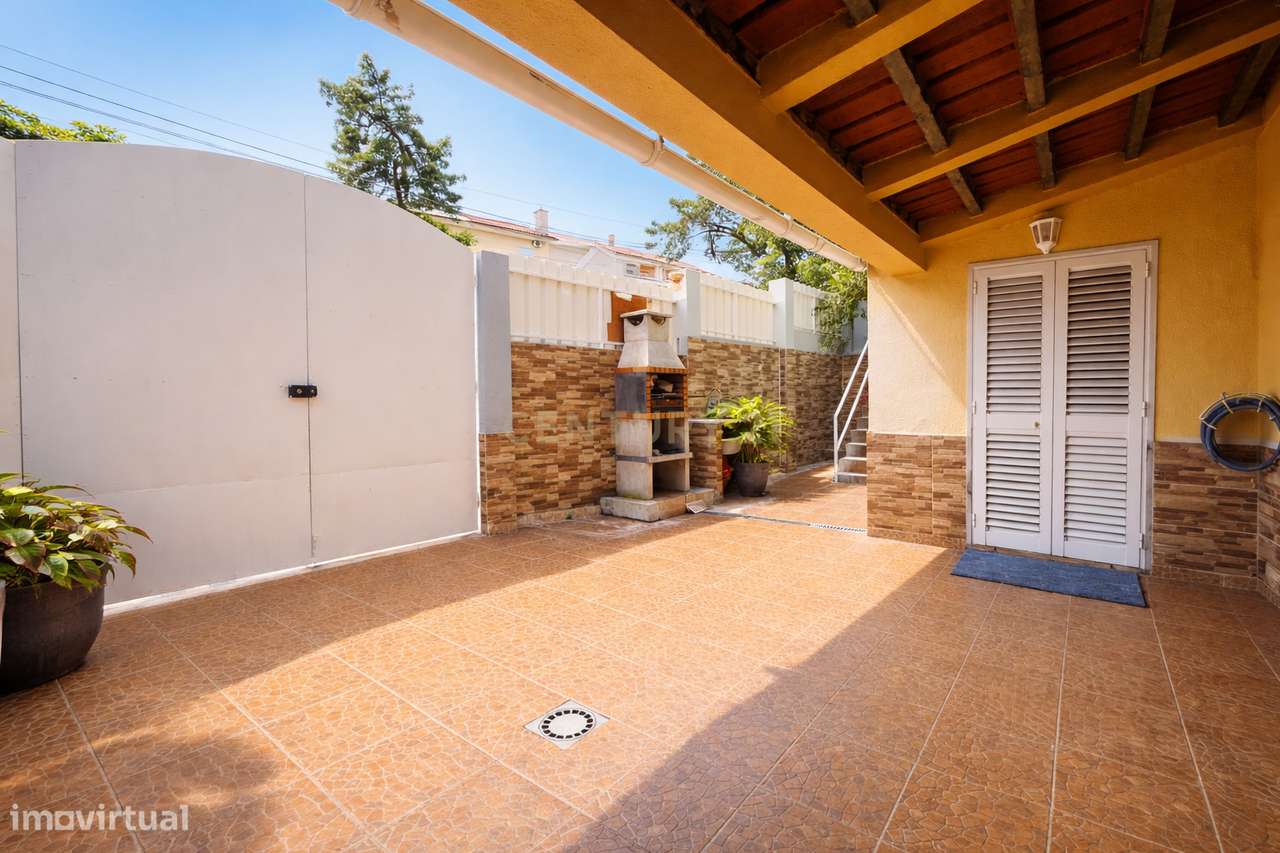 Moradia T3+2 com Piscina na Charneca da Caparica - Grande imagem: 4/22