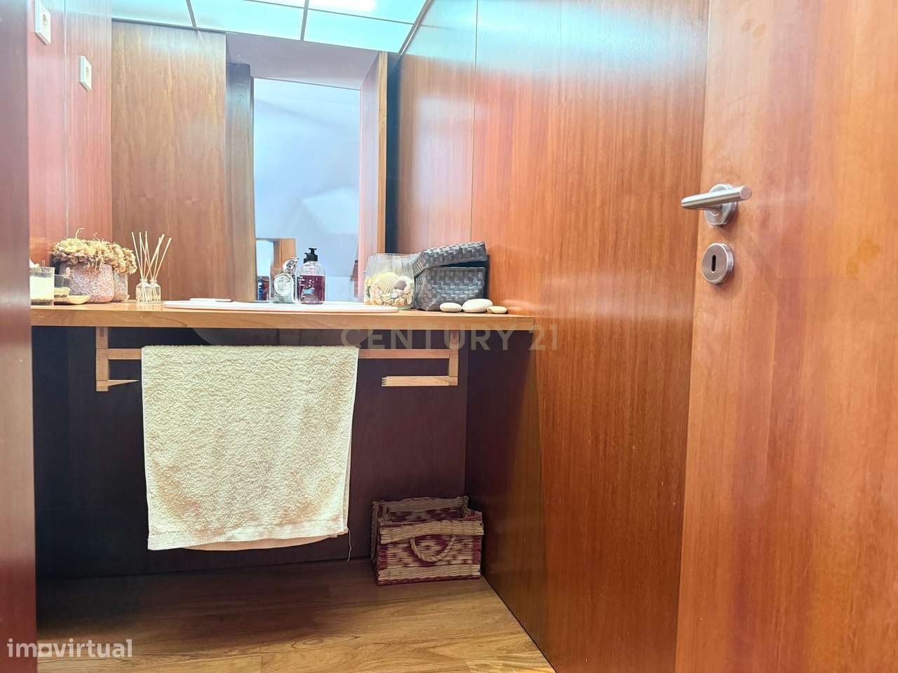 Moradia T3 com suite master, em condomínio de prestígio – Estrada Real-44