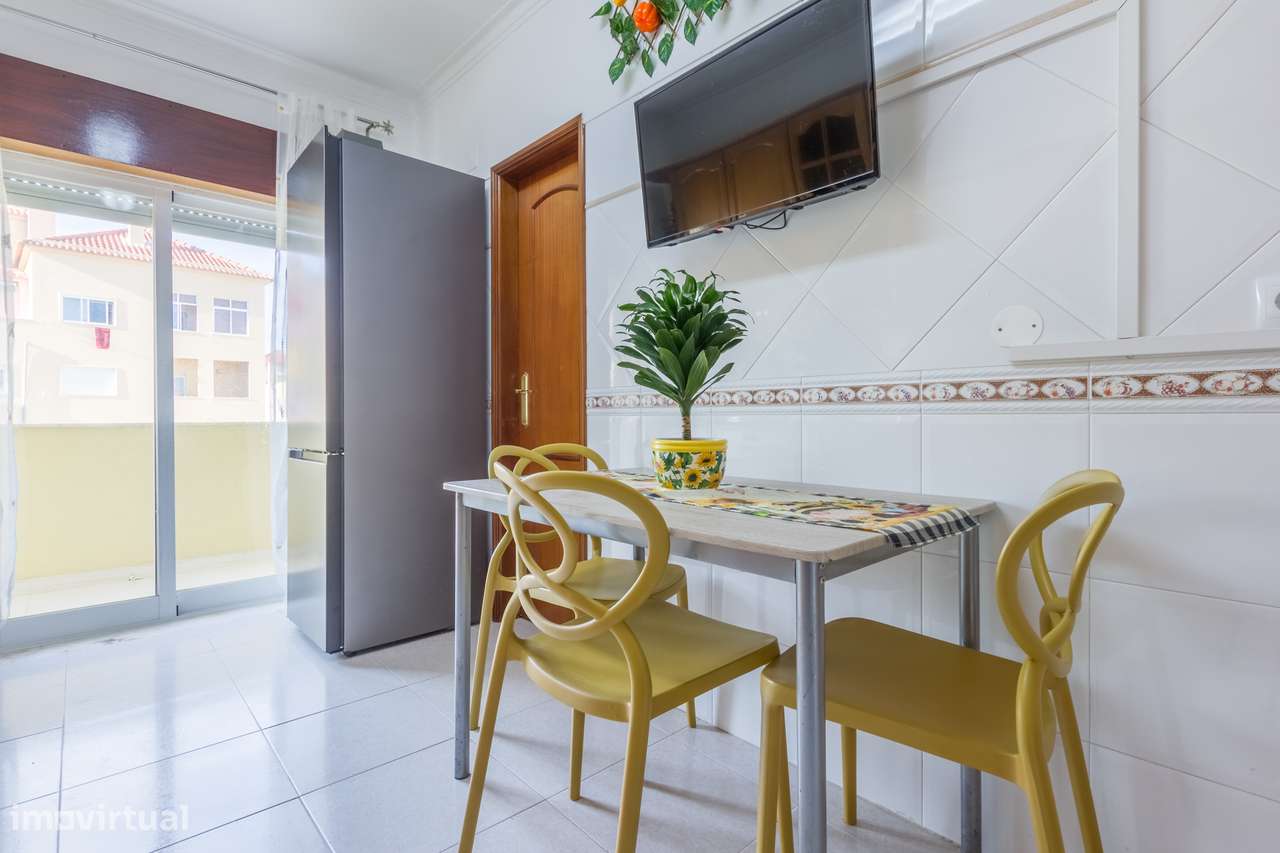 Apartamento T3 com uma localização excelente na Quinta do Conde - Grande imagem: 2/25