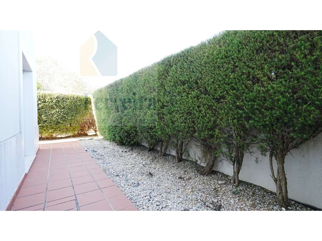 Apartamento T2 no Condomínio de Luxo Campo Real!-30