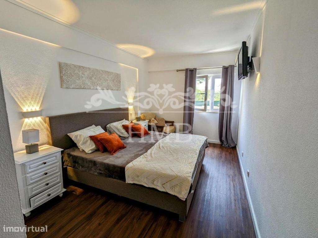 Apartamento T1+1 em Alvor, piscina e garagem-48