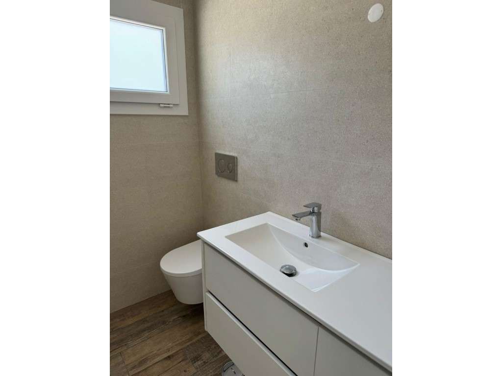 Moradia Moderna T3 à Venda com Piscina, a 10 Minutos da Praia - Grande imagem: 5/20