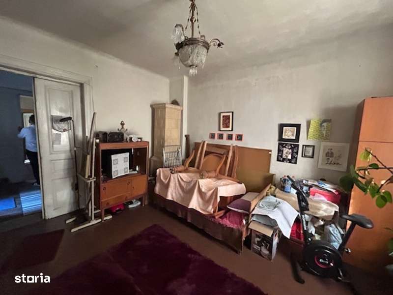 Vanzare Apartament + curte Central  Armeneasca/Stefan cel Mare - Imagine principală: 2/5