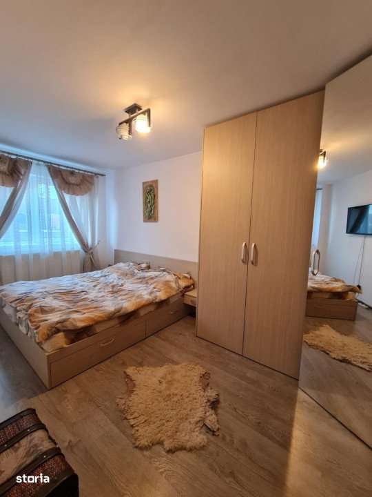Apartament mobilat si utilat, 4 camere, garaj si parcare, la 5 minute - Imagine principală: 5/12