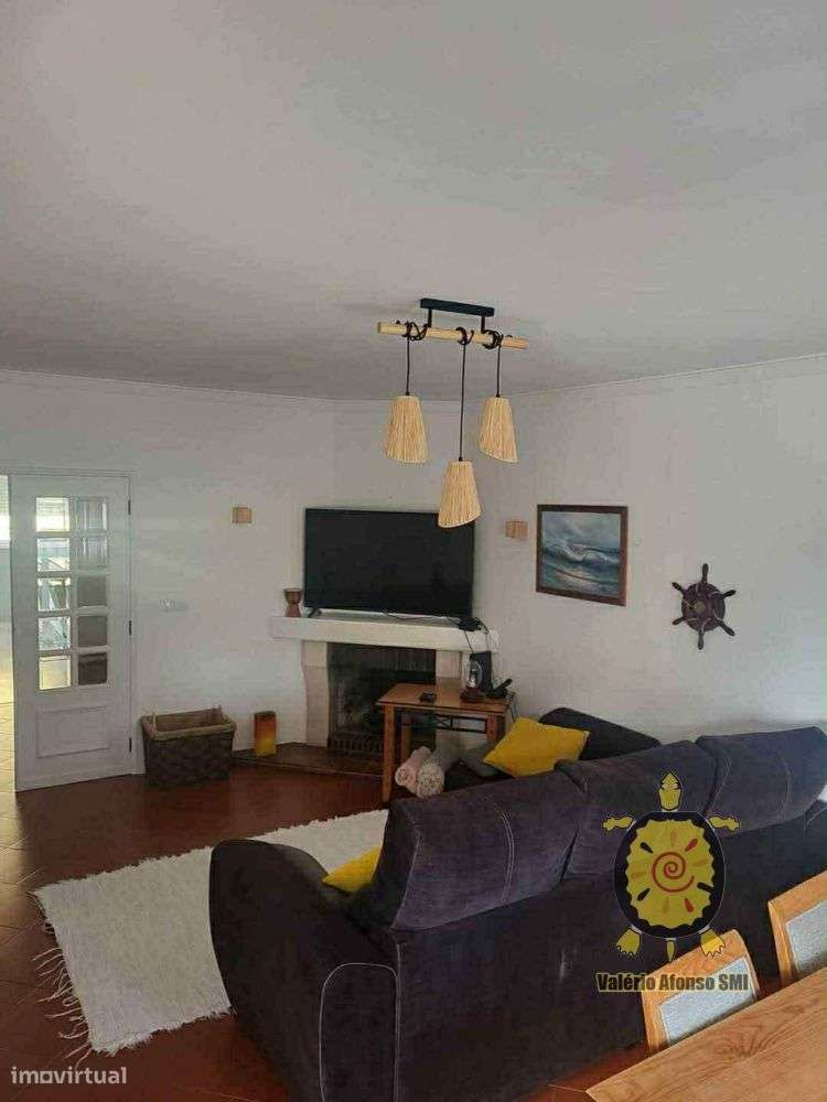 Apartamento T3 Renovado - Praia da Barra-0