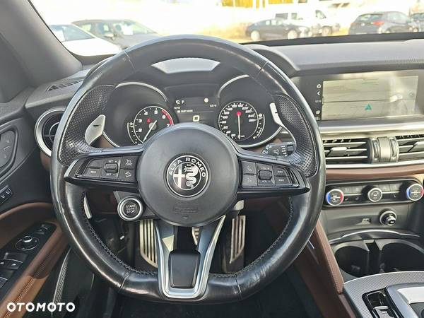 Alfa Romeo Stelvio - 21