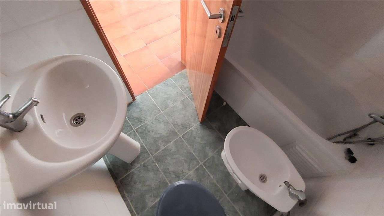 Apartamento T3 com Varanda em Algueirão-Mem Martins, Sintra-10