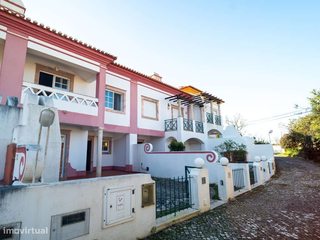 Moradia T3 com Garagem, Piscina e Vista Deslumbrante sobre a Lagoa ...-27