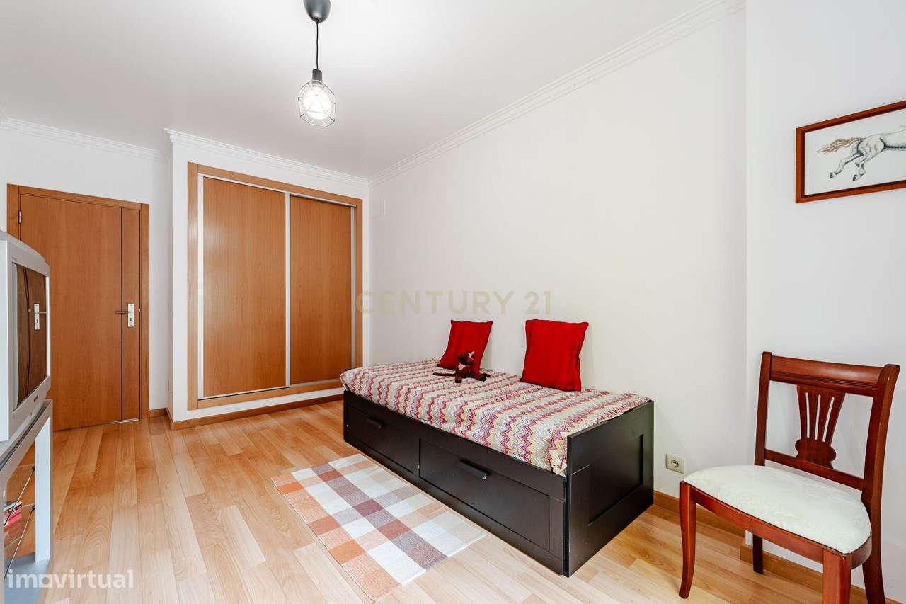 Apartamento T3 com excelente exposição solar-34