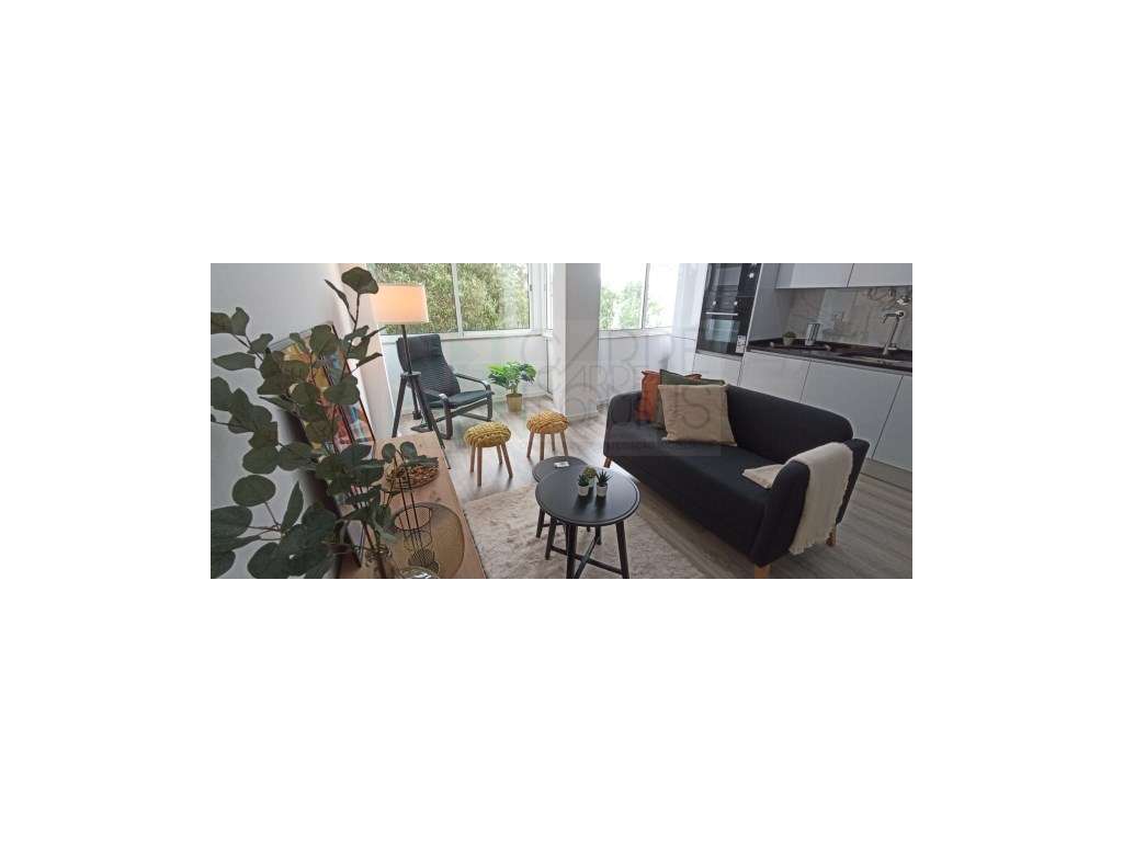 Apartamento T2 - Totalmente remodelado, em S. Domingos de Benfica - Grande imagem: 4/19