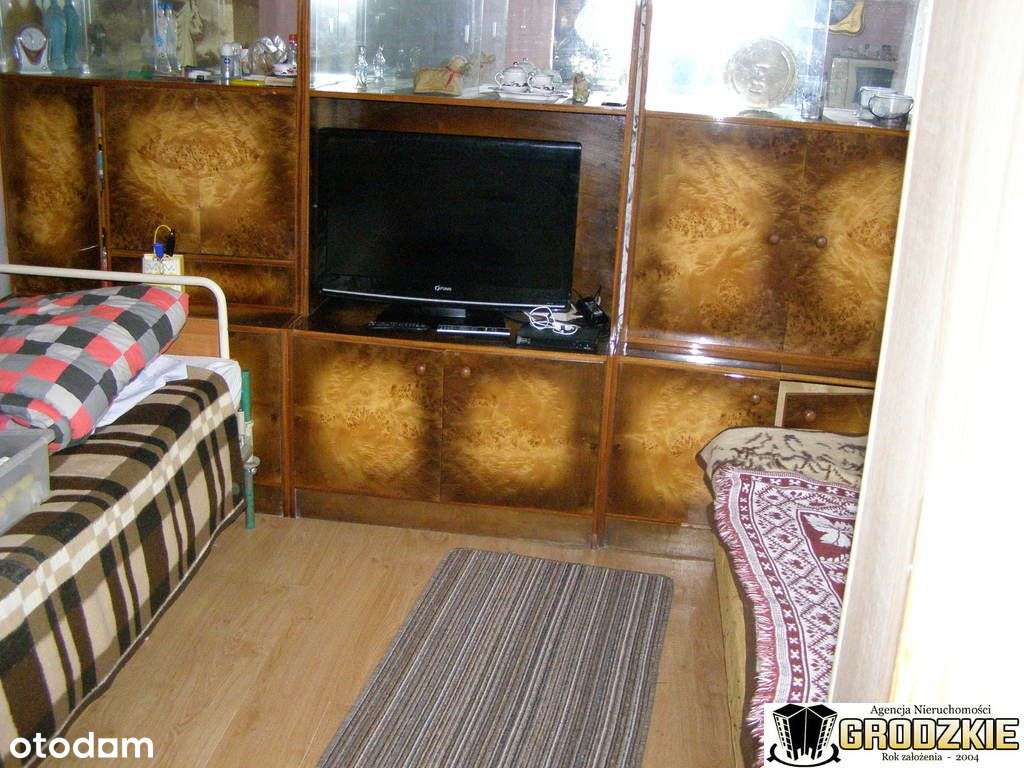 Niewielki dla emeryta lub rodziny-12