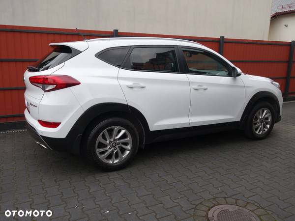 Hyundai Tucson 2.0 CRDI BlueDrive Comfort 2WD - 14