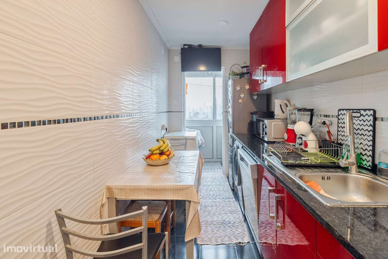 LARANJEIRO - Apartamento T3 com 2 WC-16