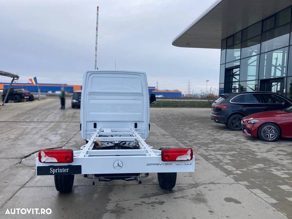 Mercedes-Benz Sprinter 317 cdi CCAB 4325 RWD - 6