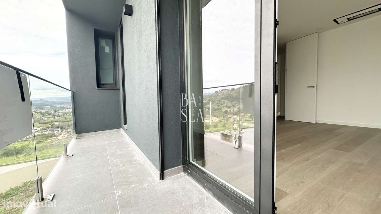 Moradia nova  de gaveto com 3 suítes em Lanhoso Póvoa de Lanhoso-14