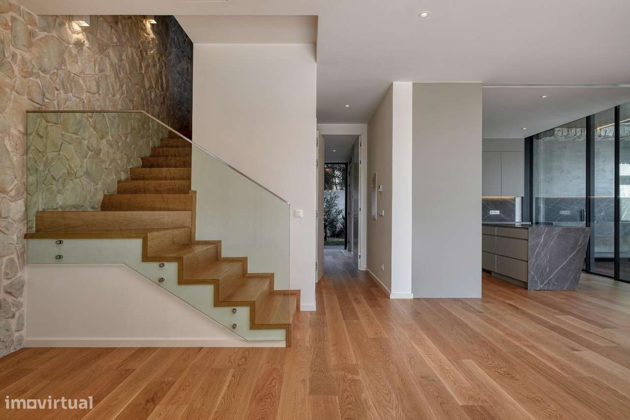 Moradia de Luxo Geminada em Condomínio Privado na Guia, Cascais... - Grande imagem: 4/33