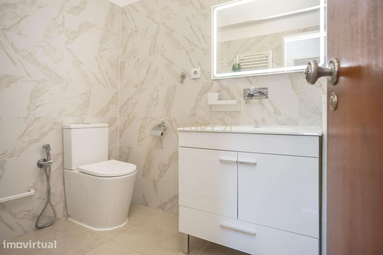 Apartamento T3 Remodelado em São Domingos de Benfica | 2 WC-12