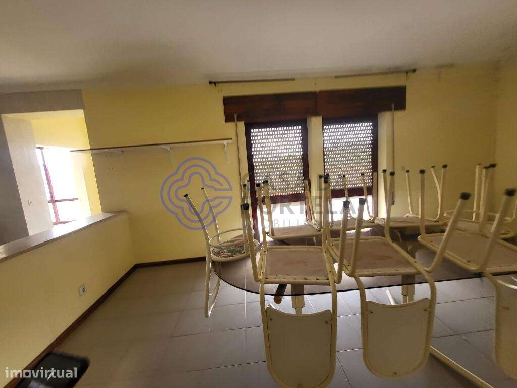 Apartamento T3, num 3º andar, no centro de Macedo de Cavaleiros. - Grande imagem: 5/10