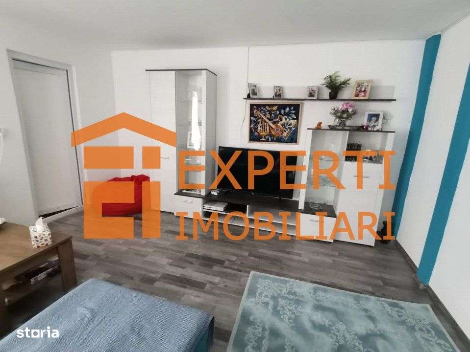 Casa 3 camere de vanzare, situata in zona Stadion-Constanta - Imagine principală: 2/10