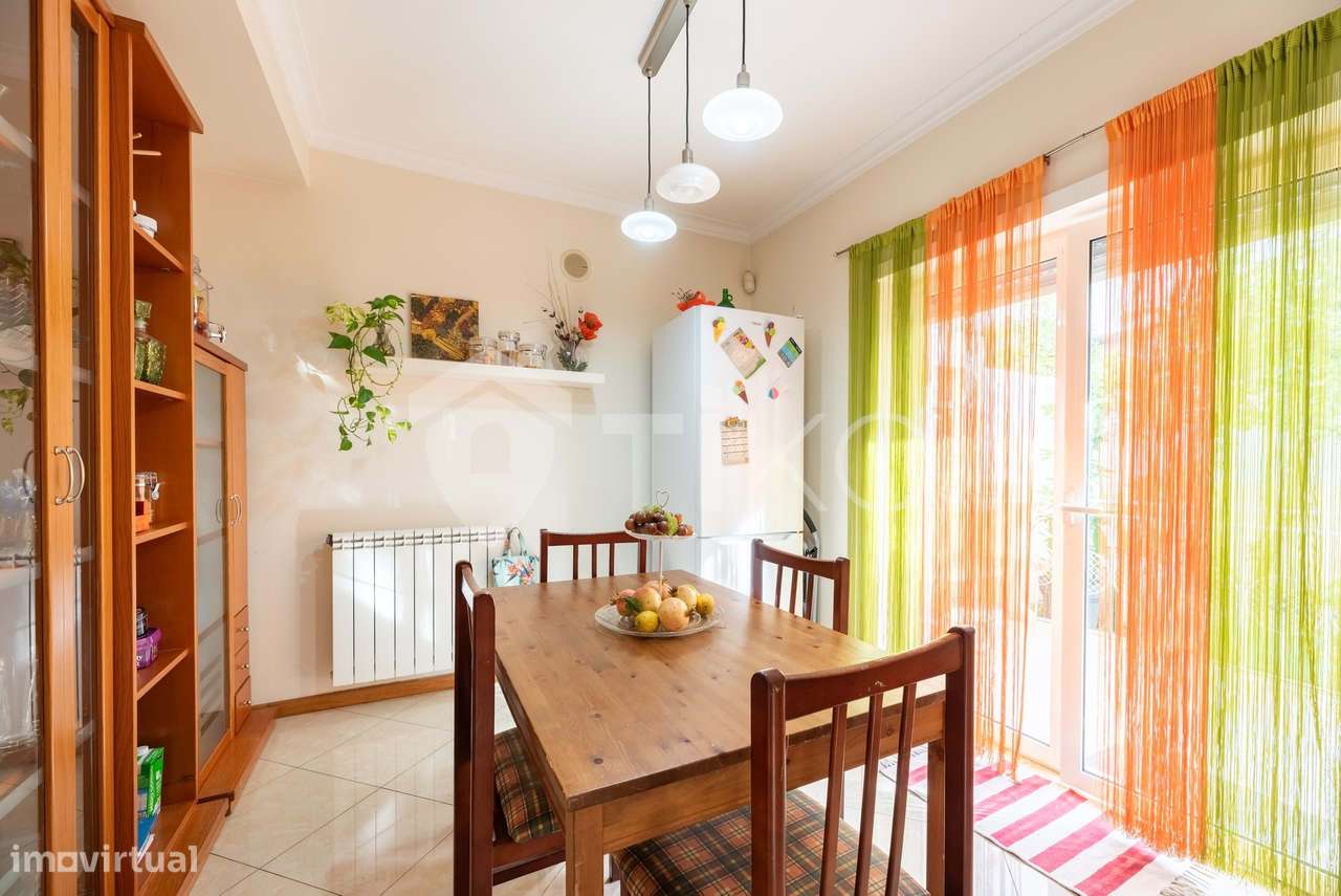 Moradia, 342 m², Charneca de Caparica e Sobreda-13