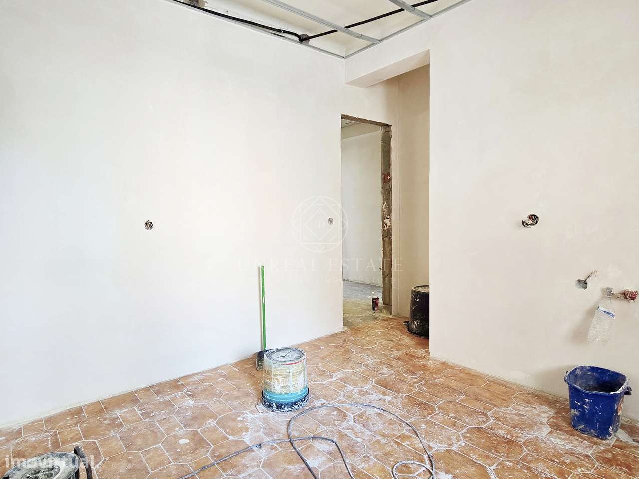 Apartamento T3 em Remodelação com Terraço de 80 m² e Parqueamento | Se-53