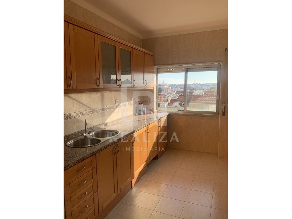 Apartamento T1 com elevador em Almada