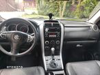 Suzuki Grand Vitara 2.7 V6 Premium - 10