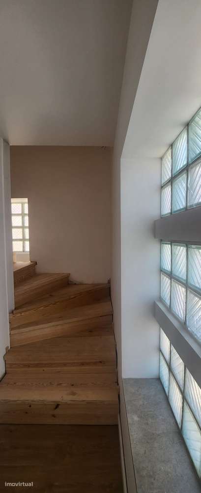 Moradia de Charme Reabilitada no centro da Parede com 434m² de Terreno-58