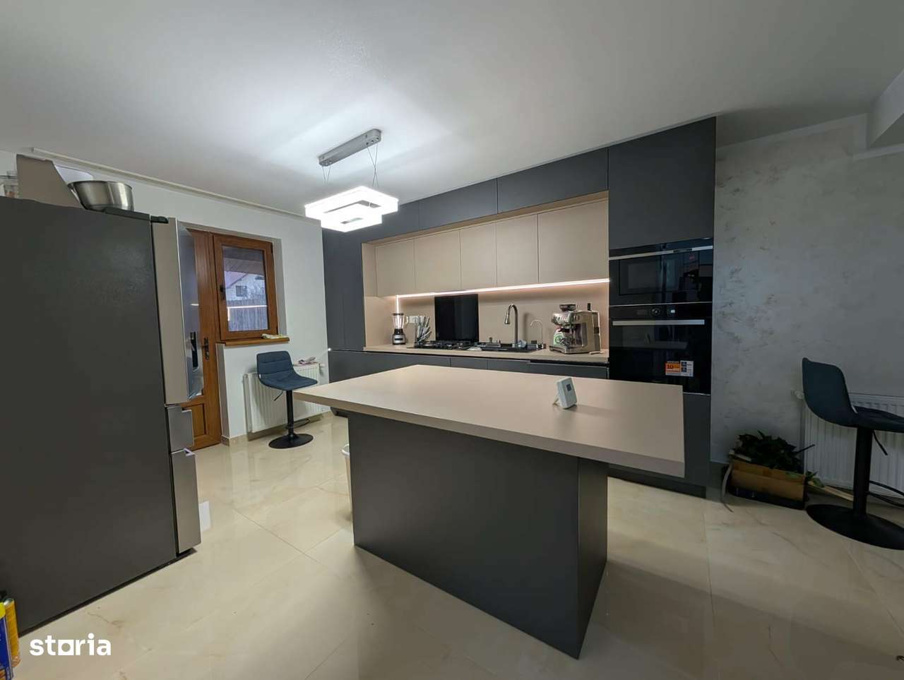 Vila renovata, 4 camere, cartier Astoria-Lunca Cetatuii - Imagine principală: 5/11