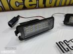 Suporte De Lâmpada De Matricula Com Led Branco Para Audi TT 8N 2-doors 1999-2006, VW EOS, Golf 4, 5, 6, 7, Lupo, Passat 3C, CC, Polo 6N2, 9N,9N3, Beetle, Passat B6, B7, Phaeton, Scirocco, Seat Altea, Exeo, Exeo ST, Ibiza 6J, Leon 1P, Skoda Superb 3T 4-drs Sedan 2008, Porsche Carrera GT, 911 Carrera 996, 997, GT2, GT3, Boxster 987, Cayene 9PA, Cayman 987C. - 2