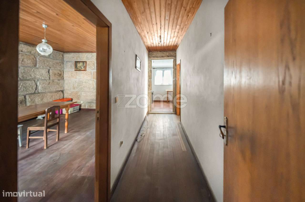 Moradia T4 para recuperar - Grande imagem: 4/21