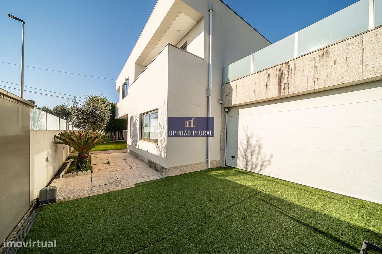 Moradia T4 de Luxo com Piscina  Arcozelo Vila Nova de Gaia-33
