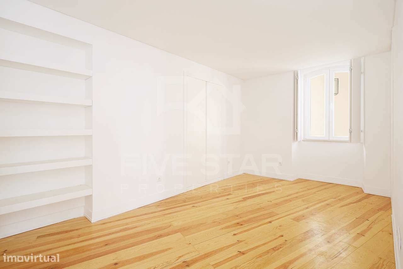 Apartamento T2 - 2 Suites - Novo - Panteão - Vista Rio - Garagem-22