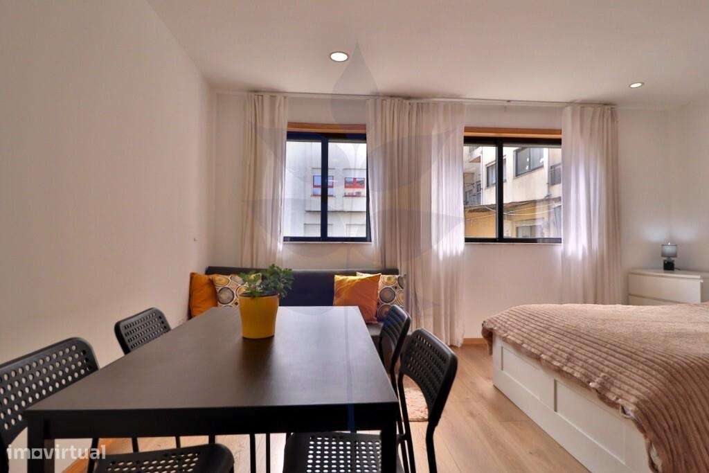 Apartamento T0 com terraço – mobilado e equipado | Braga-17
