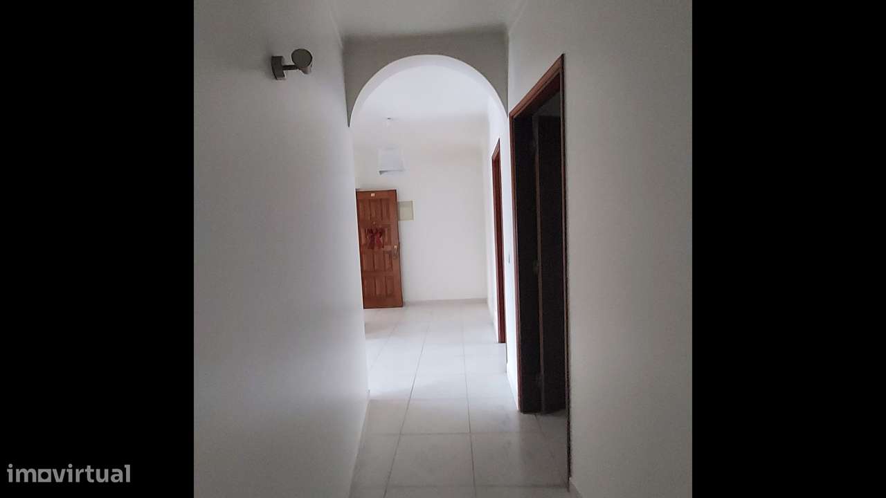 Apartamento T3 c/ garagem - centro de São Mamede - Próximo de Fátima-3
