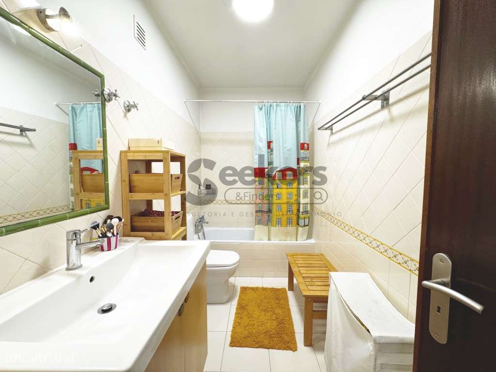 Exclusiva Moradia T3+2 com Jardim, Salão Social e Cozinha de Sonho ...-14