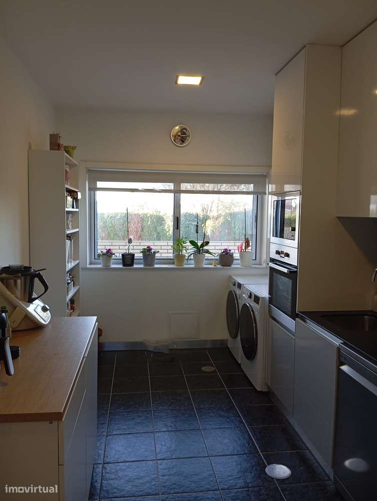 Fantástico apartamento T2 com terraço em condomínio fechado em Canelas-6