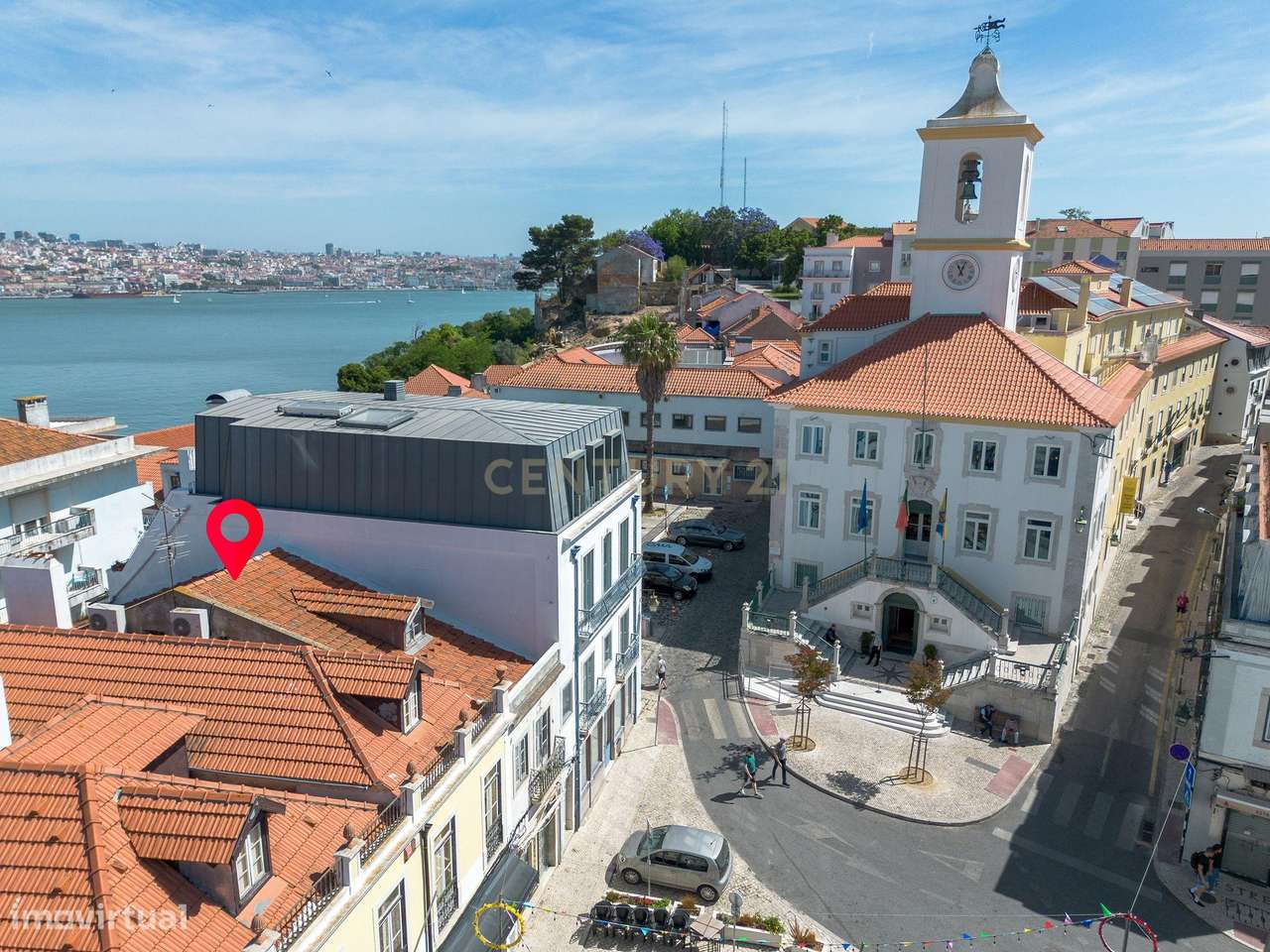Edifício de Charme com Projecto de Recuperação - Almada-50