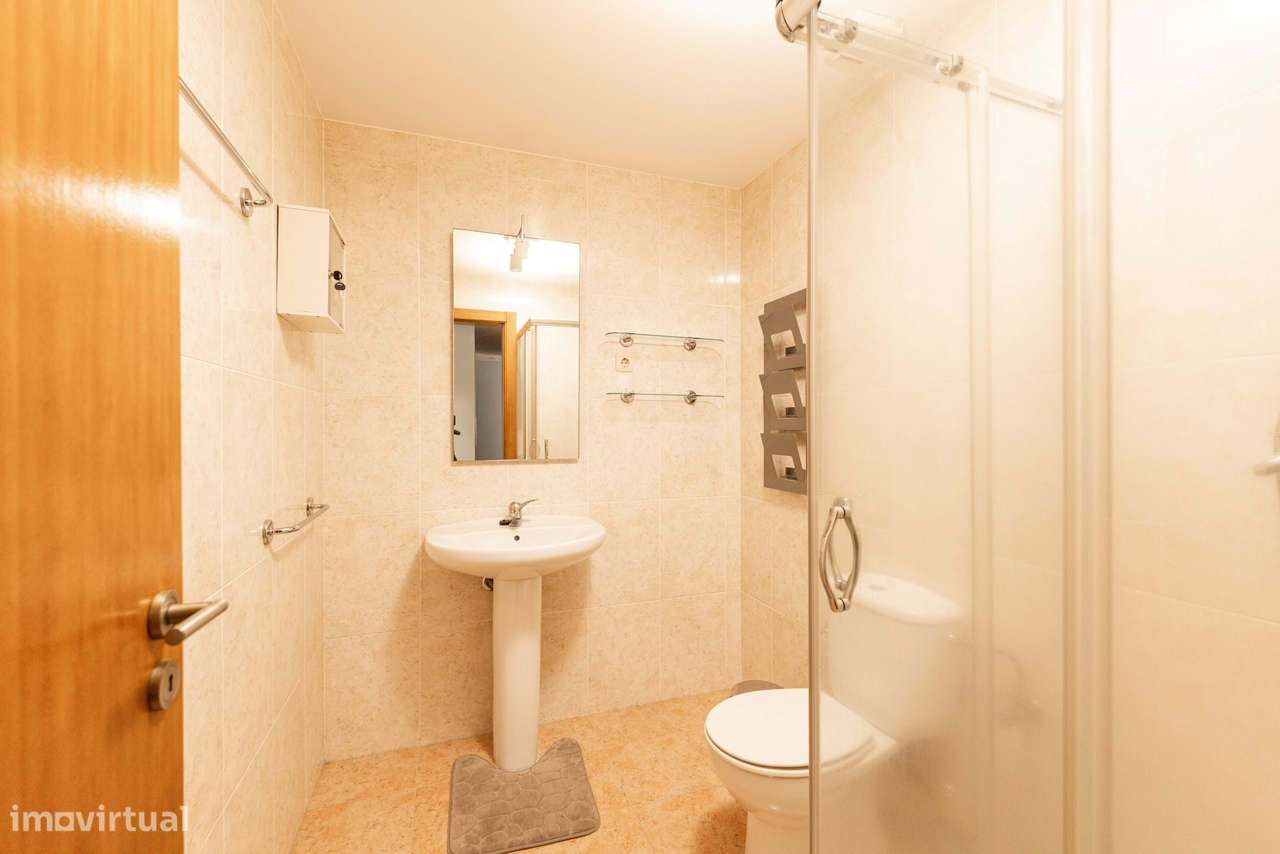 Apartamento T3 na Avenida D. João III para venda-17