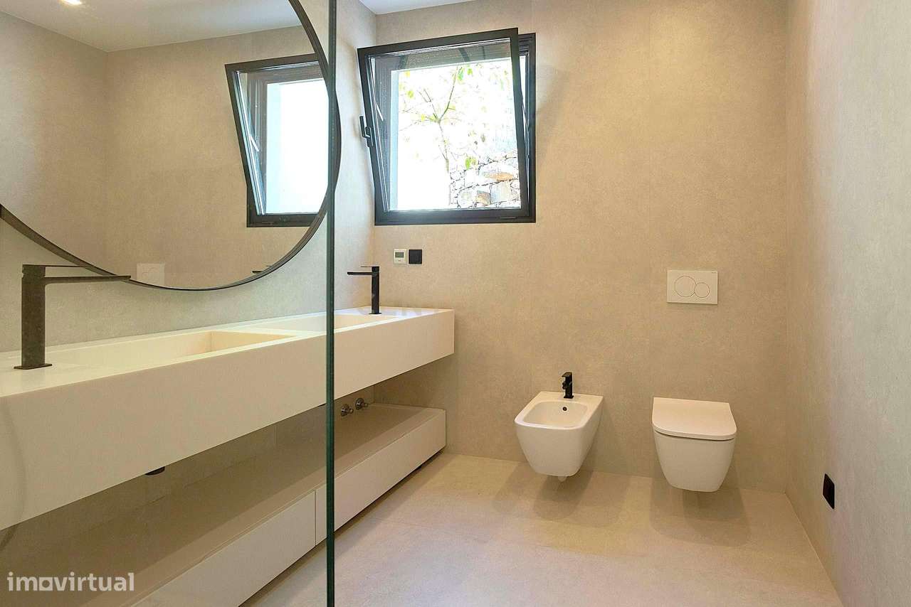 Moradia Moderna de Luxo com Vista Deslumbrante sobre o Atlântico – Sít-22