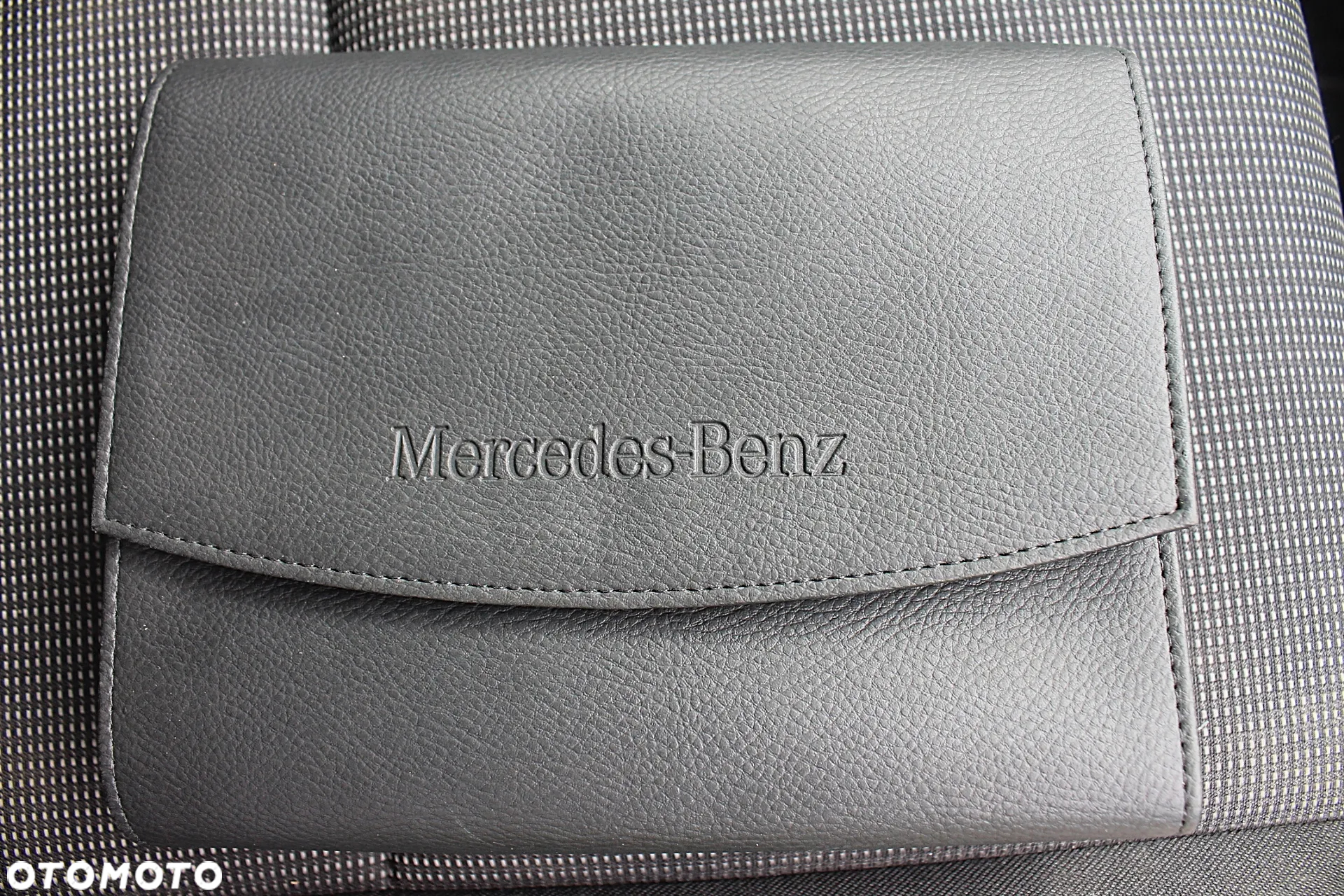 Mercedes-Benz Klasa C 180 T (BlueEFFICIENCY) Elegance - 22