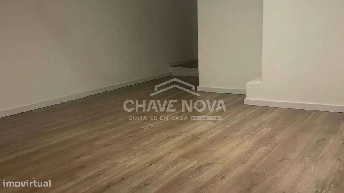 Moradia T4 Totalmente Remodelada em Águas Santas - Grande imagem: 5/32