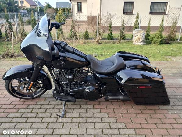 Harley-Davidson Touring Street Glide - 13