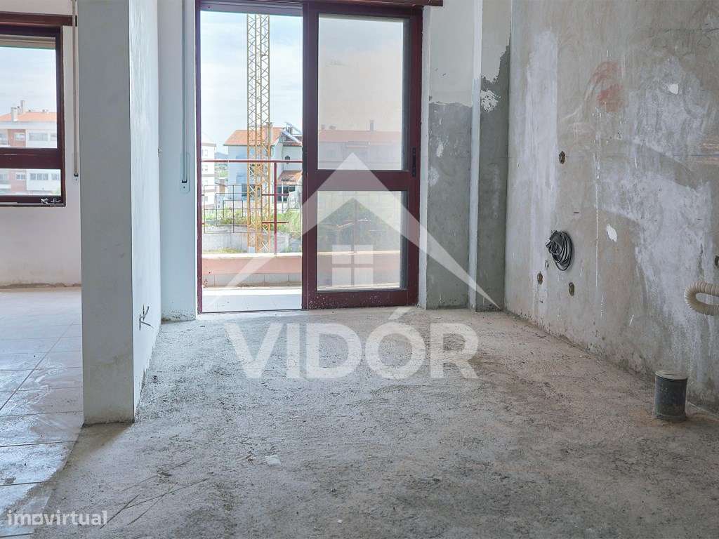 T3 no 3º Andar com Parqueamento - Grande imagem: 2/20