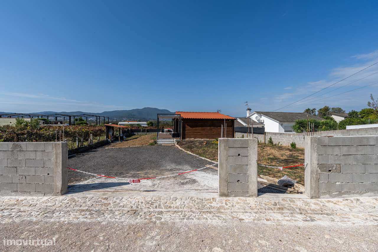 Moradia individual T2 térrea com piscina-22