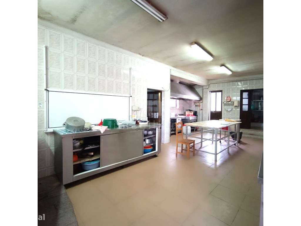 Prédio de Propriedade Total com Espaço Comercial e Moradia V4 - Grande imagem: 4/32