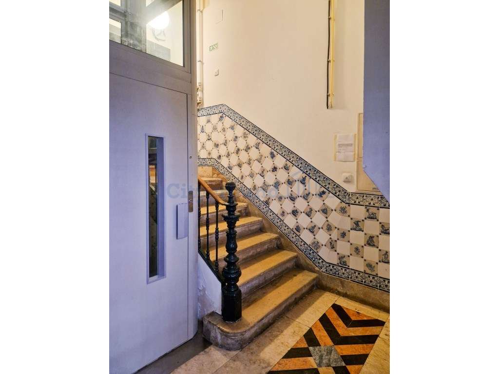 Apartamento T2+2 no Largo do Carmo-16